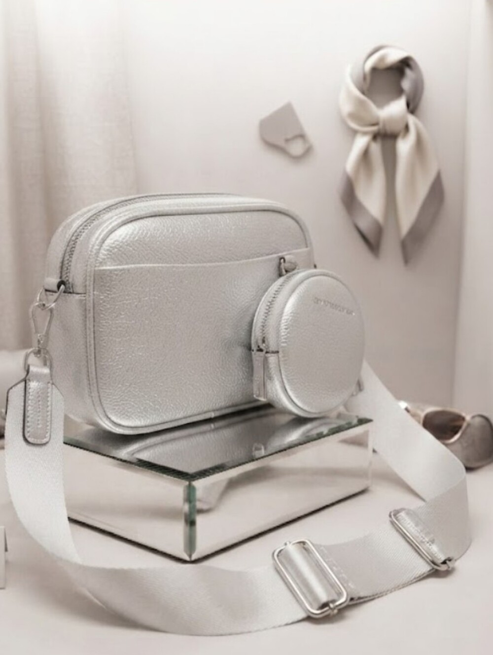 New Christian Lacroix Silver Pewter Faux Leather Crossbody Camera Bag With Pouch - Picture 5 of 16